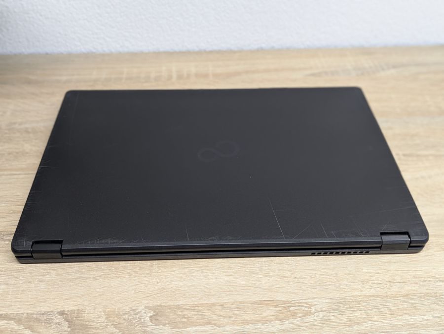 Уцінка! Ноутбук Б/В Fujitsu U759, Intel Core i5-8265U, DDR4 16 GB, SSD 256GB, 15.6" Full HD