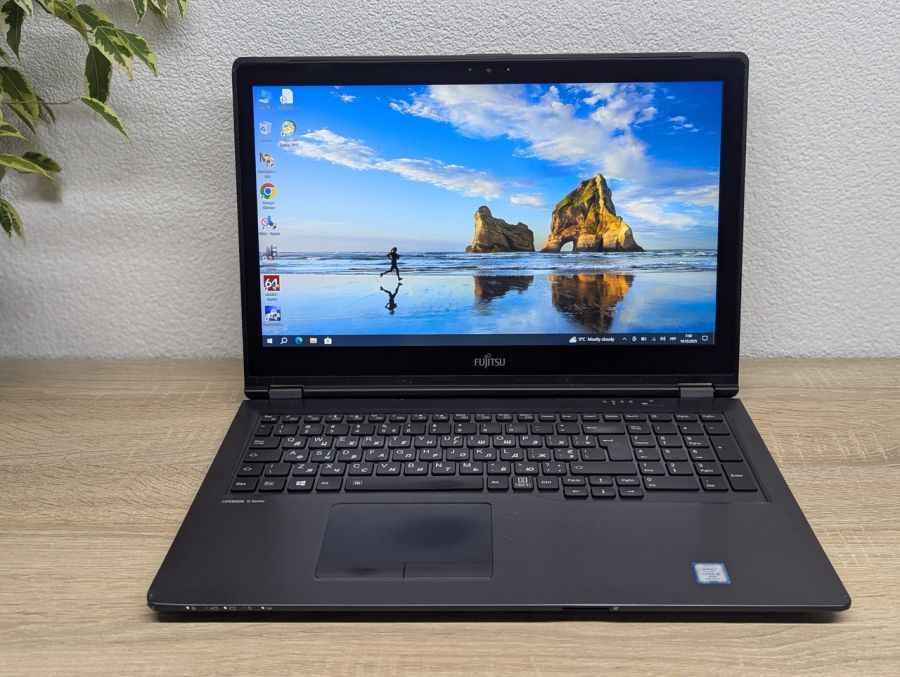 Уцінка! Ноутбук Б/В Fujitsu U758, Intel Core i5-8350U, DDR4 16 GB, SSD 256GB, 15.6" Full HD Сенсор