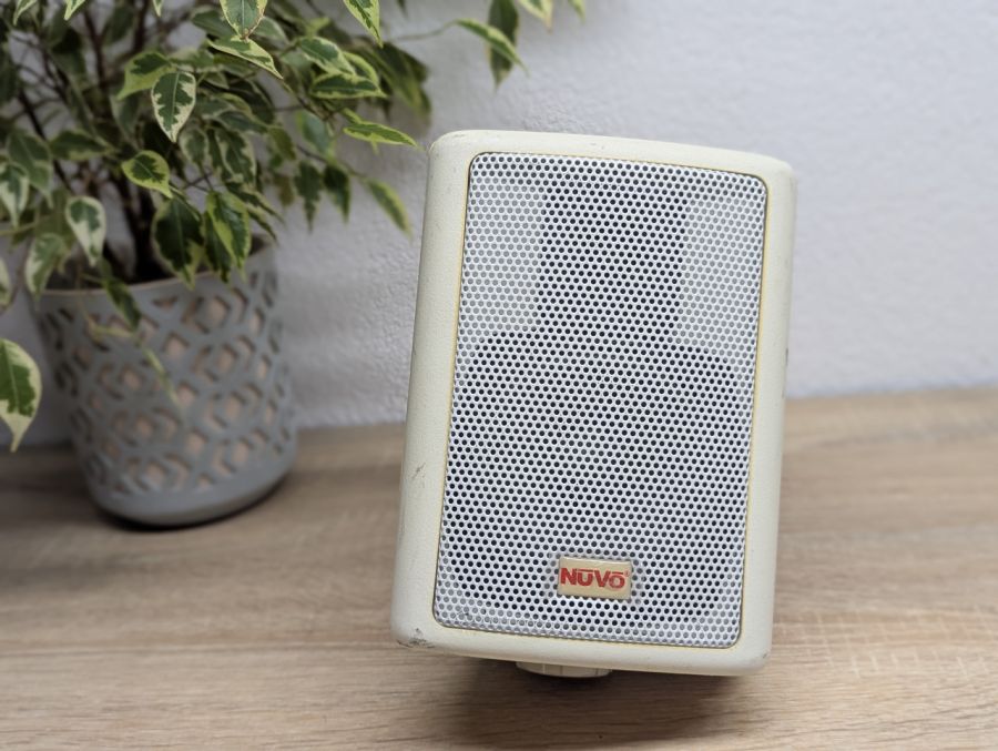 Б/В Полична колонка NUVO WA-30SPKR