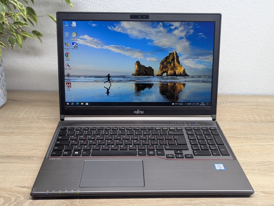 Уцінка! Ноутбук Б/В Fujitsu E756, Intel Core i5-6300U, DDR4 8 GB, SSD 256GB, 15.6" Full HD