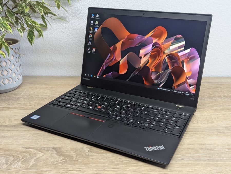 Ноутбук Б/В Lenovo ThinkPad T570, Intel Core i5-6300U, DDR4 16 GB, SSD 128GB, 15.6" Full HD