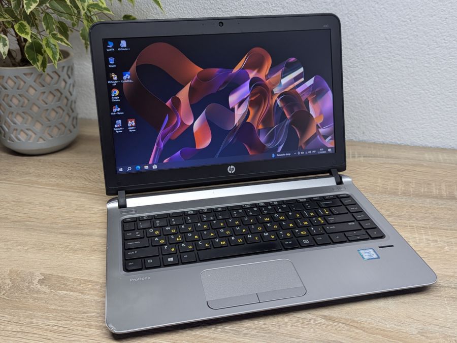 Уцінка! Ноутбук Б/В HP ProBook 430 G3, Intel Core i5-6200U, DDR3 8 GB, SSD 128GB, 12.5" HD