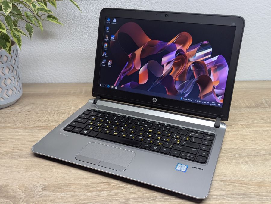 Уцінка! Ноутбук Б/В HP ProBook 430 G3, Intel Core i5-6200U, DDR3 8 GB, SSD 128GB, 12.5" HD