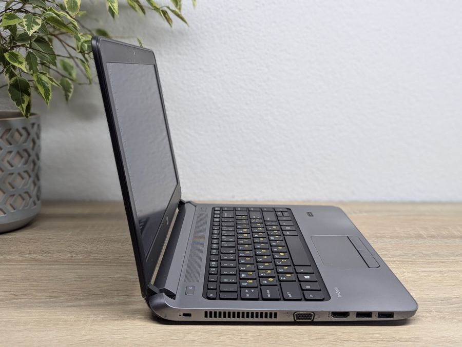 Уцінка! Ноутбук Б/В HP ProBook 430 G2, Intel Core i5-5200U, DDR3 8 GB, SSD 128GB, 12.5" HD