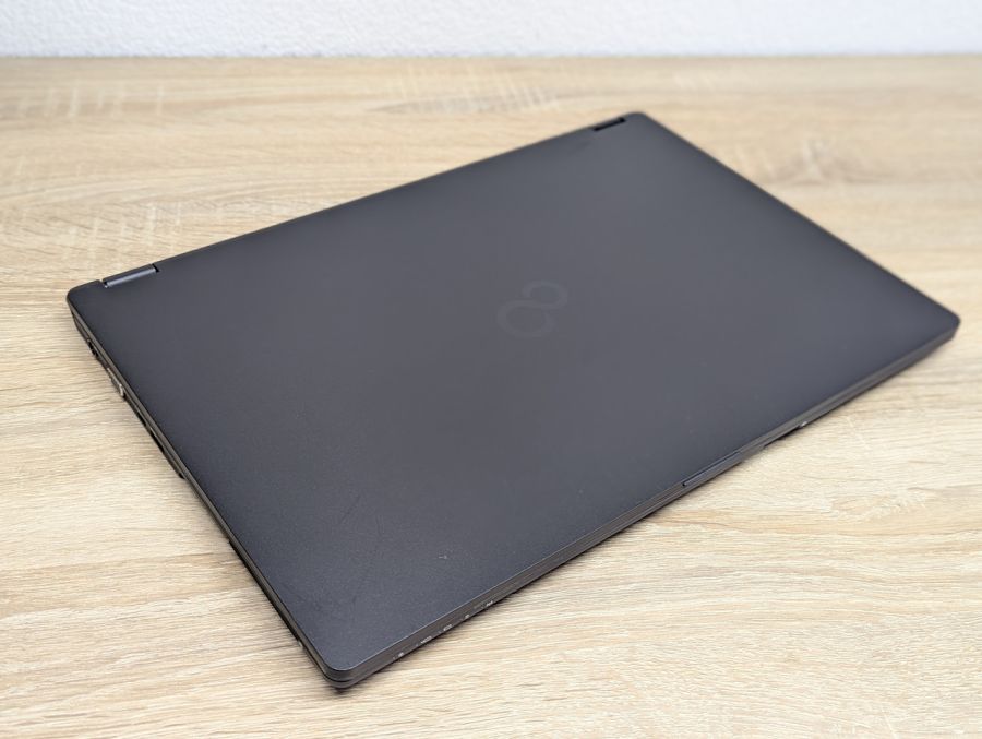 Ноутбук Б/В Fujitsu U759, Intel Core i5-8265U, DDR4 16 GB, SSD 256GB, 15.6" Full HD