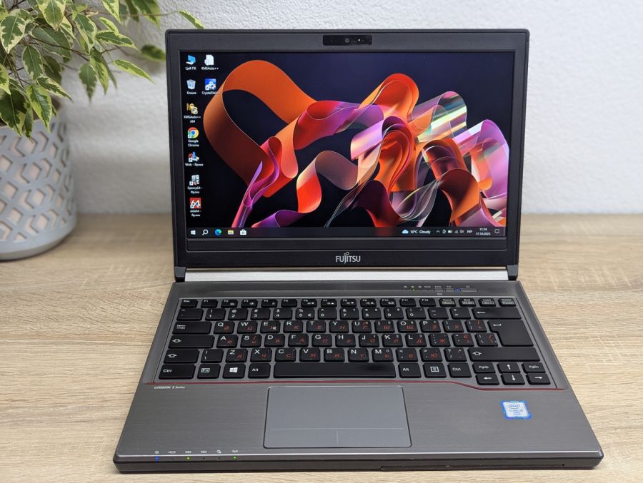Ноутбук Б/В Fujitsu E736, Intel Core i5-6300U, DDR4 8 GB, SSD 256GB, 13" Full HD