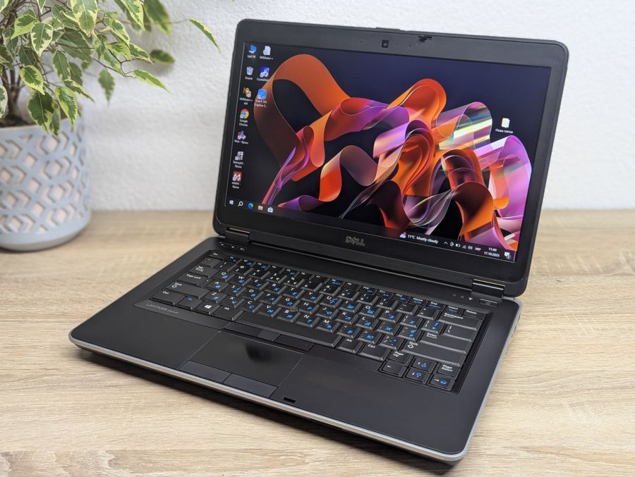 Уцінка! Ноутбук Б/В Dell Latitude E6440, Intel Core i5-4310M, DDR3 8 GB, SSD 128GB, AMD Radeon HD 8690M 2Gb, 14" Full HD