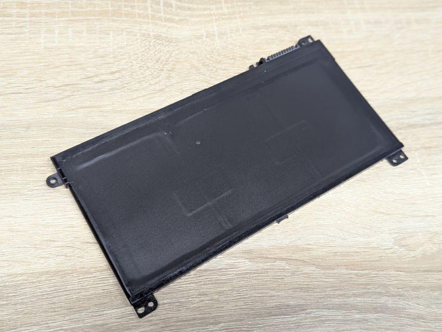 Б/В Оригінальна акумуляторна батарея HP BI03XL