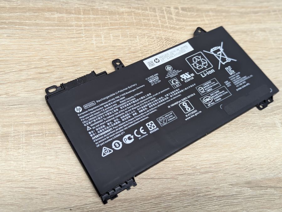 Б/В Оригінальна акумуляторна батарея HP RF03XL [ProductHub SKU RF03XL]