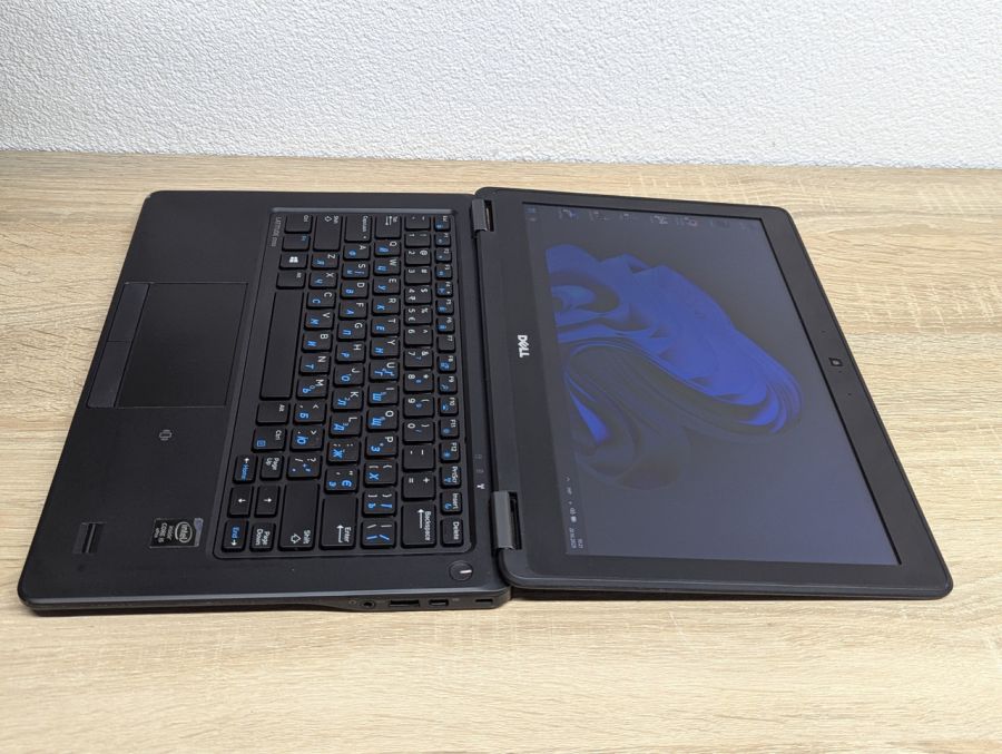 Ноутбук Б/В Dell Latitude E7250, Intel Core i5-5300, DDR3 8 GB, SSD 128GB, 17.3" HD