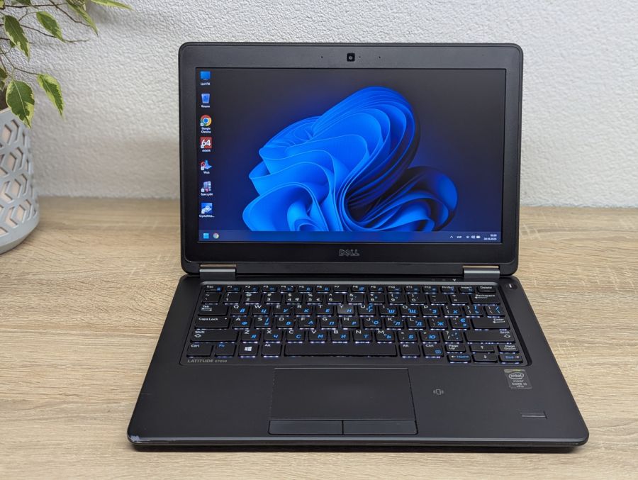 Ноутбук Б/В Dell Latitude E7250, Intel Core i5-5300, DDR3 8 GB, SSD 128GB, 17.3" HD