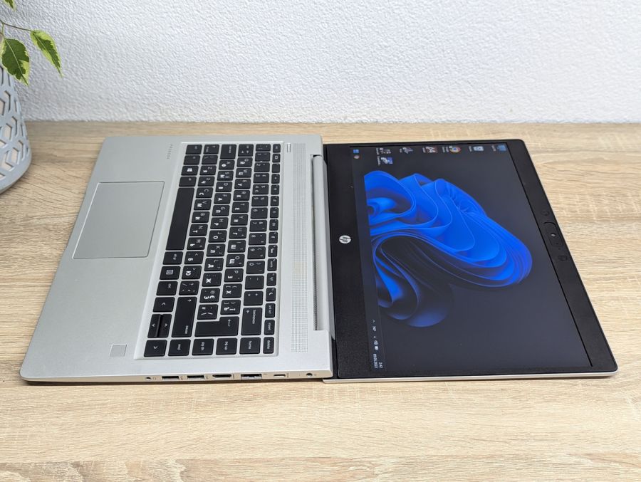 Уцінка! Ноутбук Б/В HP ProBook 445 G7, AMD Ryzen 5 4500U, DDR4 16 GB, SSD 256GB, AMD Radeon Graphics, 14" Full HD
