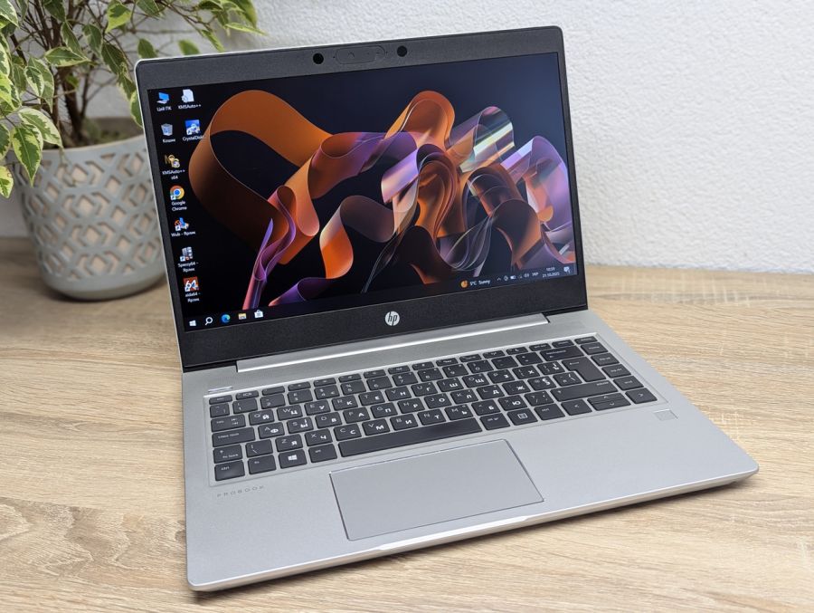 Уцінка! Ноутбук Б/В HP ProBook 445 G7, AMD Ryzen 5 4500U, DDR4 8 GB, SSD 256GB, AMD Radeon Graphics, 14" Full HD