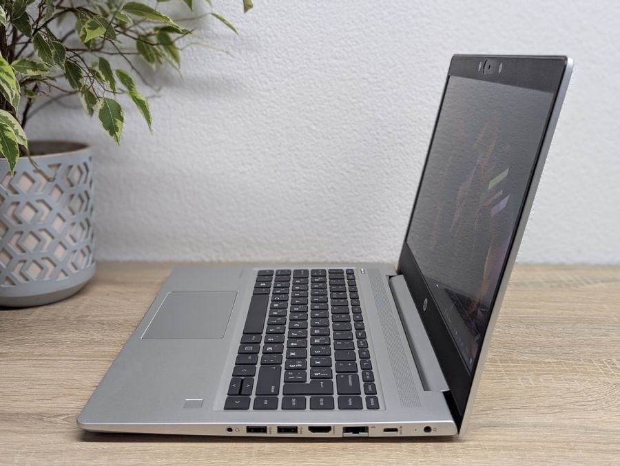 Уцінка! Ноутбук Б/В HP ProBook 445 G7, AMD Ryzen 5 4500U, DDR4 8 GB, SSD 256GB, AMD Radeon Graphics, 14" Full HD