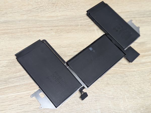 Б/В Оригінальний акумулятор Apple A2389