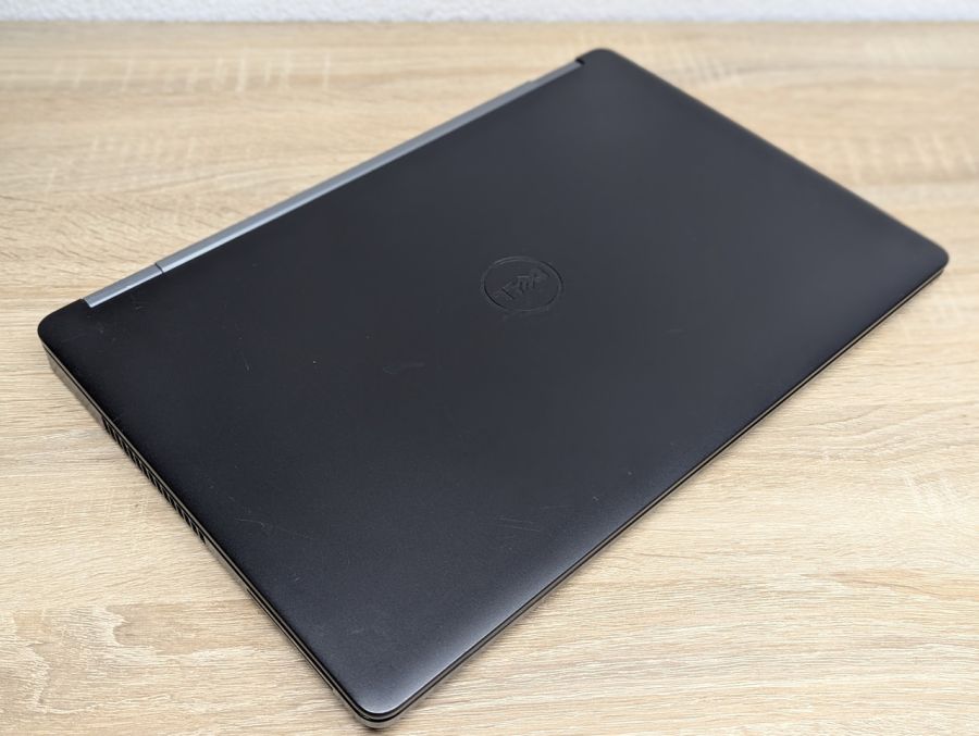 Уцінка! Ноутбук Б/В Dell Latitude E5570, Intel Core i5-6440HQ, DDR4 8 GB, SSD 256GB, AMD Radeon R7 M370 2Gb, 15.6" Full HD