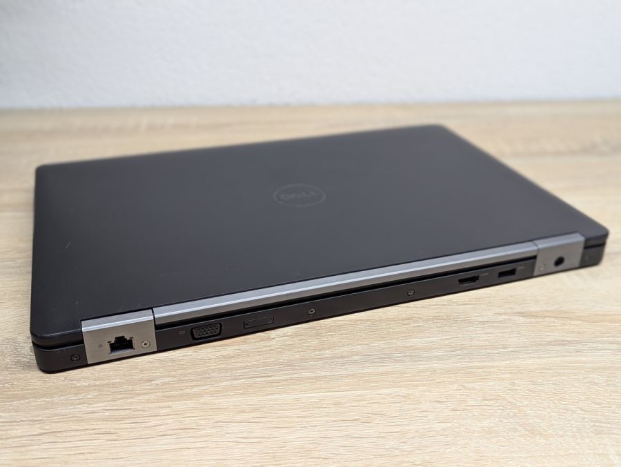 Ноутбук Б/В Dell Latitude E5570, Intel Core i5-6300U, DDR4 8 GB, SSD 128GB, 15.6" Full HD