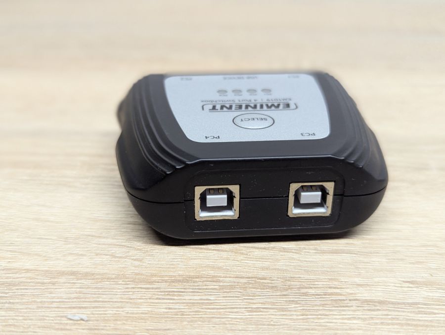 Б/В Комутатор Eminent EM1019 4 Port Switchbox USB 2.0.