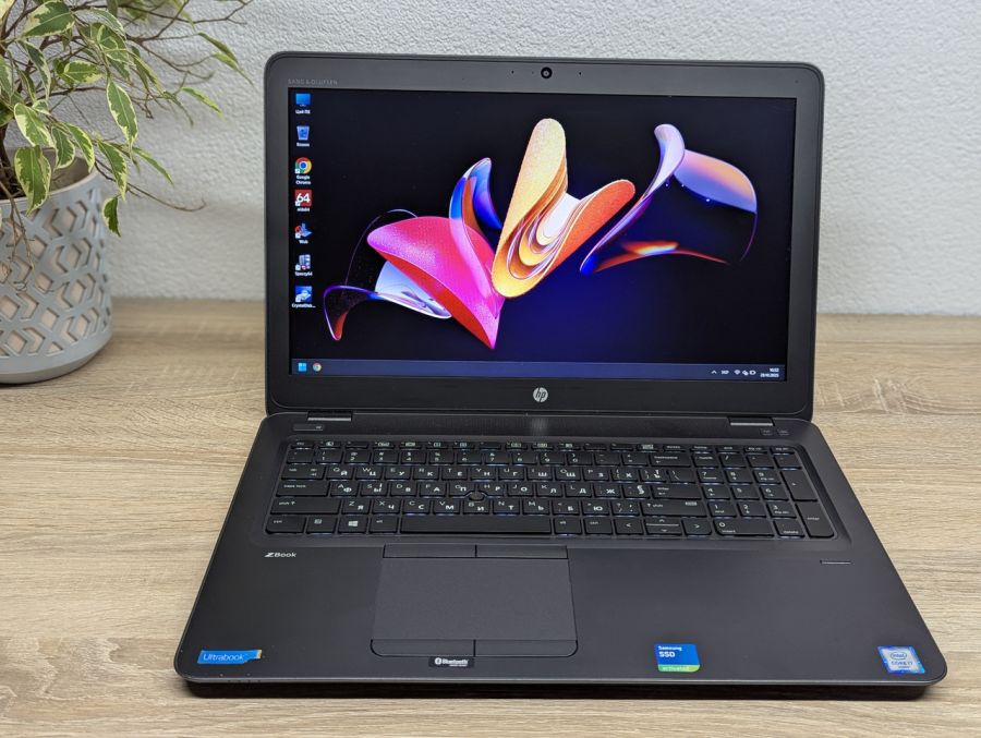 Ноутбук Б/В HP ZBook 15U G3, Intel Core i7-6500U, DDR4 32 GB, SSD 128GB + SSD 320GB, AMD FirePro W4190M 2Gb, 15.6" Full HD