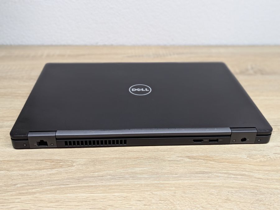Уцінка! Ноутбук Б/В Dell Latitude E5570, Intel Core i5-6300U, DDR4 12 GB, SSD 128GB, 15.6" Full HD