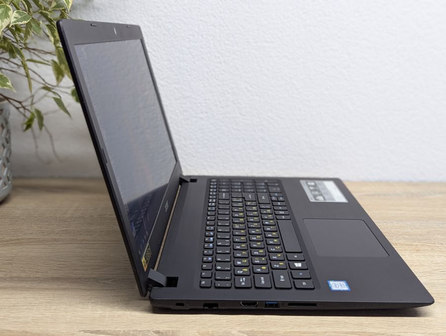 Ноутбук Б/В Acer Aspire A315-51, Intel Core i3-7100U, DDR4 8 GB, SSD 128GB, 15.6" Full HD
