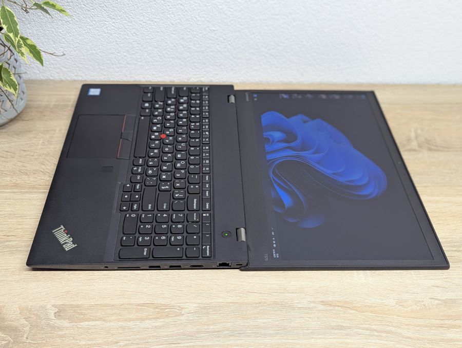 Ноутбук Б/В Lenovo ThinkPad T570, Intel Core i5-7300U, DDR4 8 GB, SSD 128GB, 15.6" Full HD