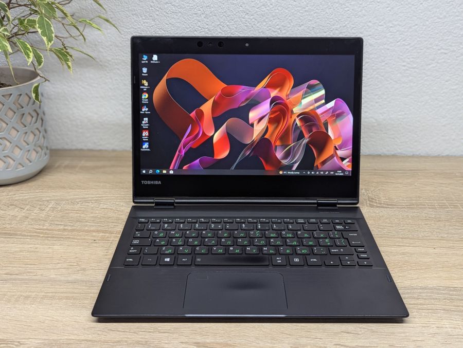 Ноутбук Б/В Toshiba Portege X20W-D, Intel Core i5-7300U, DDR3 16 GB, SSD 256GB, 12.5" Full HD Сенсор