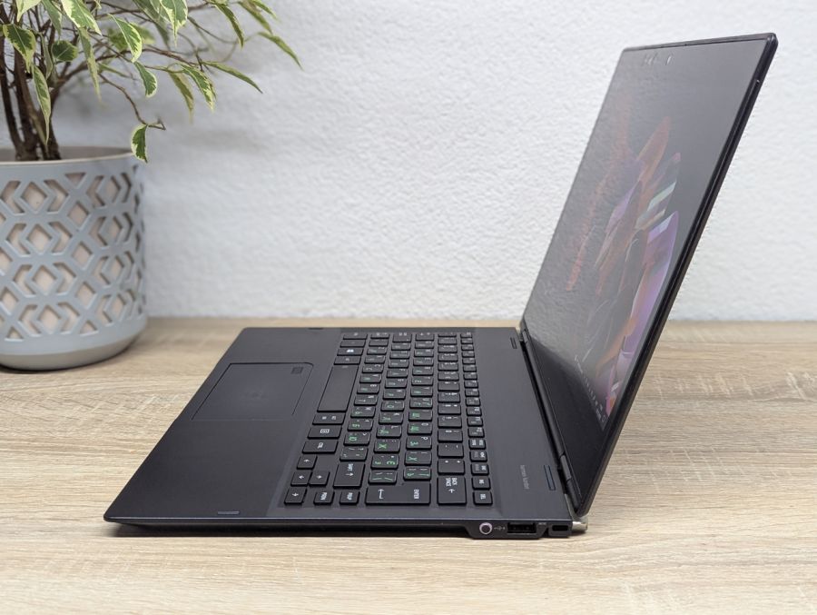 Ноутбук Б/В Toshiba Portege X20W-D, Intel Core i5-7300U, DDR3 16 GB, SSD 256GB, 12.5" Full HD Сенсор