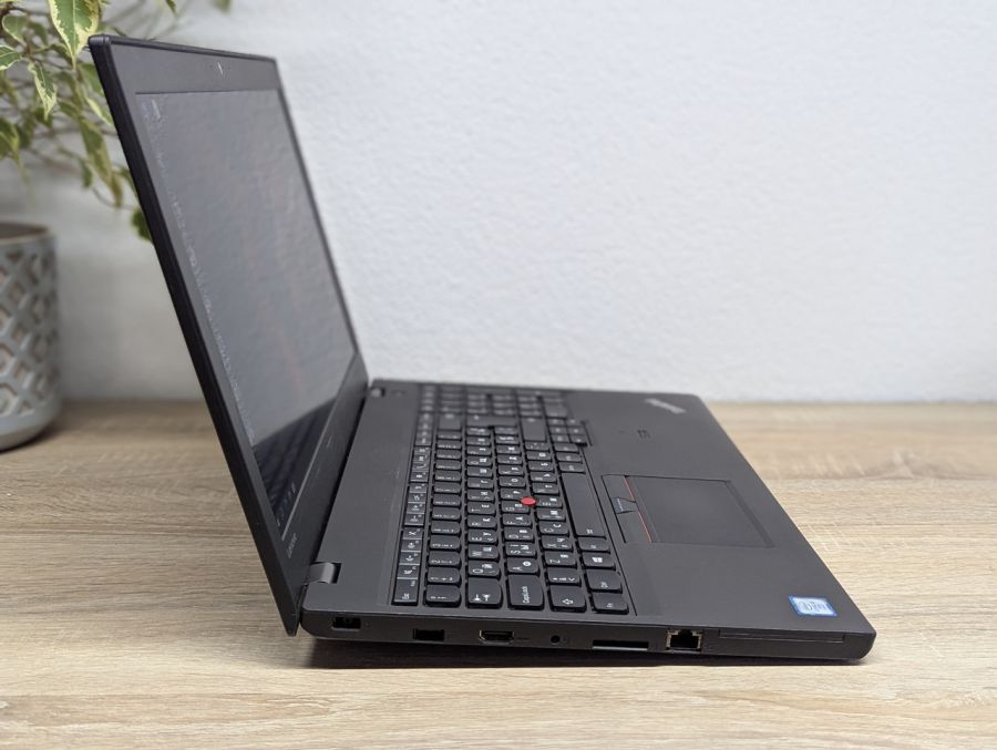 Уцінка! Ноутбук Б/В Lenovo ThinkPad T560, Intel Core i5-6300U, DDR3, SSD 128GB, 15.6" Full HD