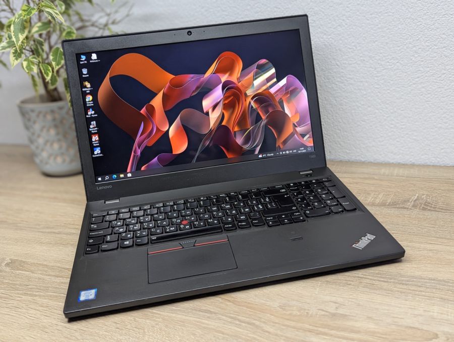 Уцінка! Ноутбук Б/В Lenovo ThinkPad T560, Intel Core i5-6300U, DDR3, SSD 128GB, 15.6" Full HD