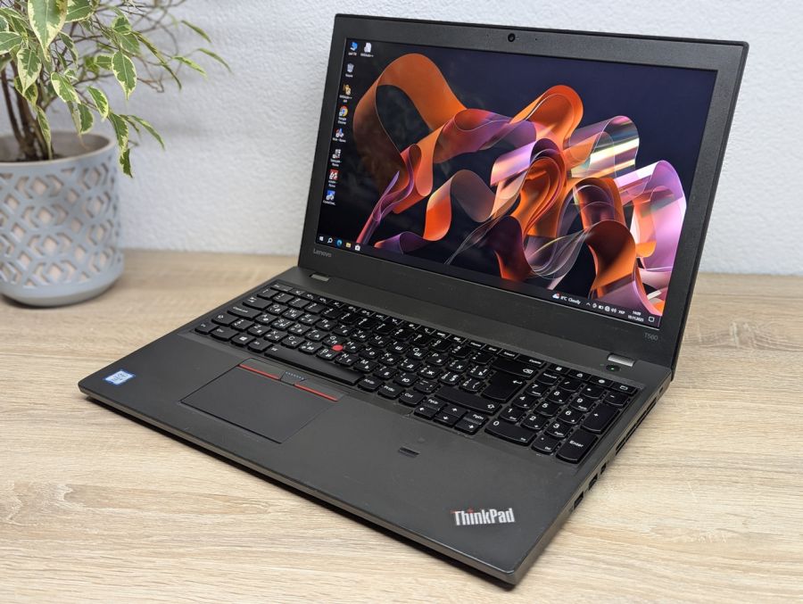 Уцінка! Ноутбук Б/В Lenovo ThinkPad T560, Intel Core i5-6300U, DDR3, SSD 128GB, 15.6" Full HD