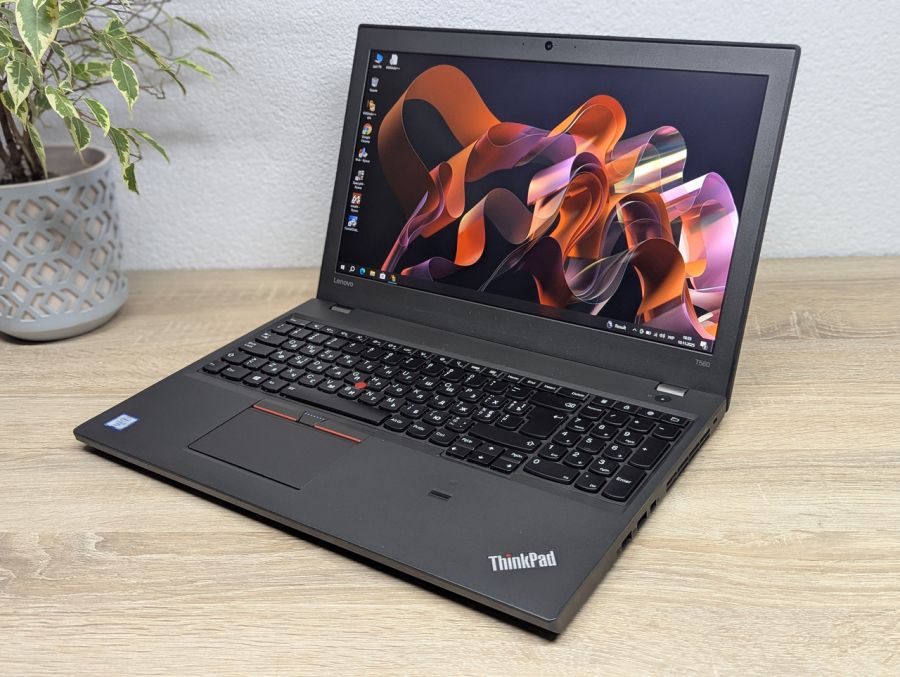 Ноутбук Б/В Lenovo T560, Intel Core i5-6300U, DDR3 8 GB, SSD 128GB, 15.6" Full HD