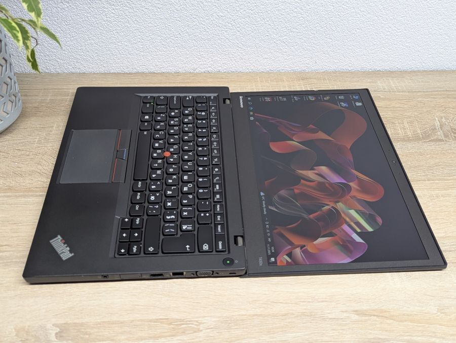 Ноутбук Б/В Lenovo ThinkPad T450S, Intel Core i5-5300U, DDR3 12 GB, SSD 128GB, 14" Full HD