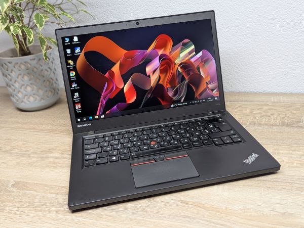 Ноутбук Б/В Lenovo ThinkPad T450S, Intel Core i5-5300U, DDR3 12 GB, SSD 128GB, 14" Full HD