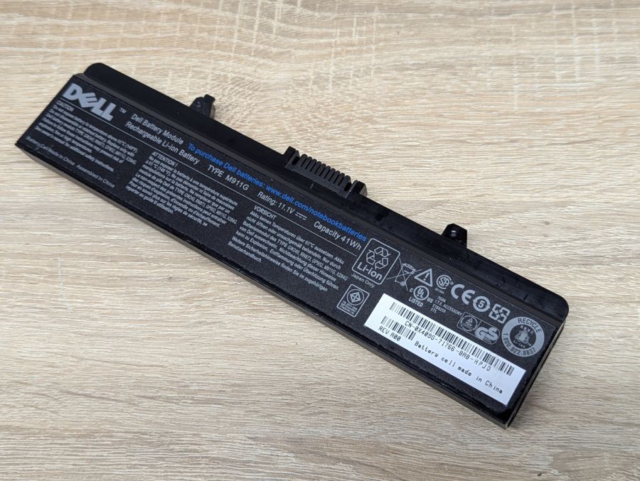 Б/В Оригінальна акумуляторна батарея Dell M911G