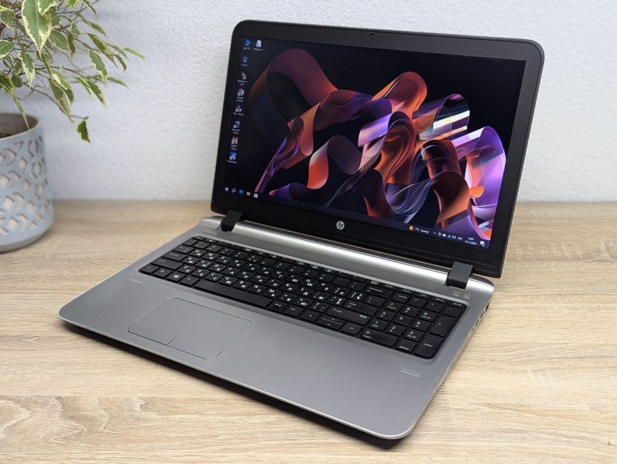 Уцінка! Ноутбук Б/В HP ProBook 450 G3, Intel Core i5-6200U, DDR3 8 GB, SSD 128GB, 15.6" Full HD