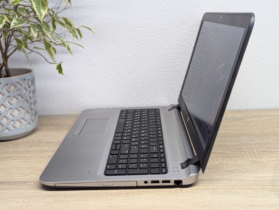 Уцінка! Ноутбук Б/В HP ProBook 450 G3, Intel Core i5-6200U, DDR3 8 GB, SSD 128GB, 15.6" Full HD