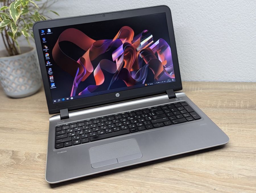 Уцінка! Ноутбук Б/В HP ProBook 450 G3, Intel Core i5-6200U, DDR3 8 GB, SSD 128GB, 15.6" Full HD
