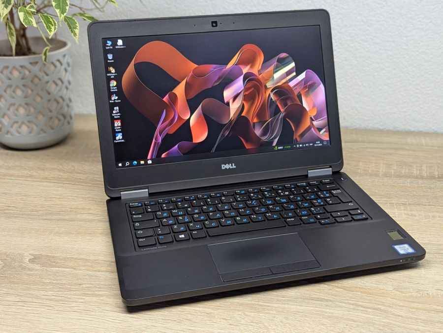 Ноутбук Б/В Dell Latitude E5270, Intel Core i5-6300U, DDR4 8 GB, SSD 128GB, 12" Full HD
