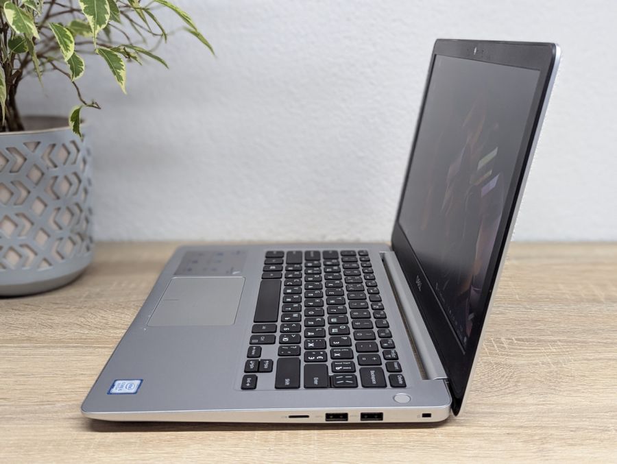 Ноутбук Б/В Dell Inspiron 5370, Intel Core i5-8250U, DDR4 16 GB, SSD 256GB, 13" Full HD