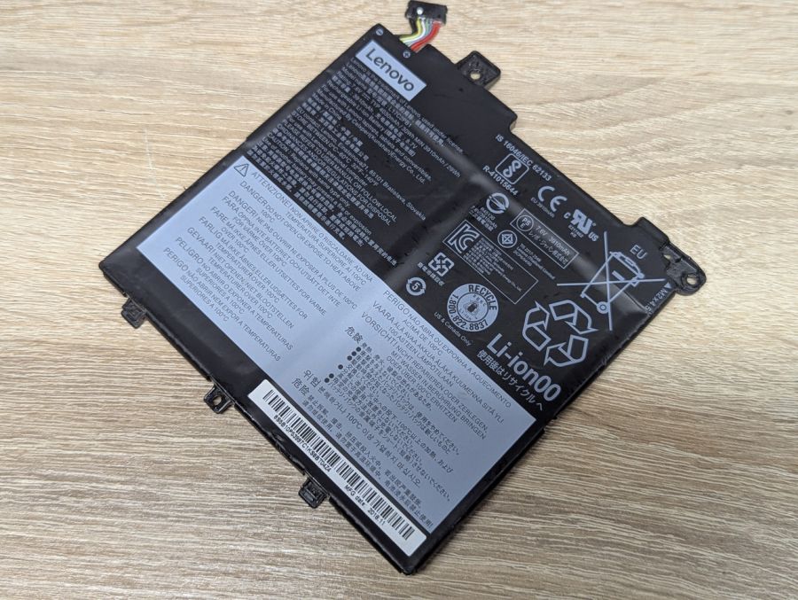 Б/В Оригінальна акумуляторна батарея Lenovo L17C2PB1