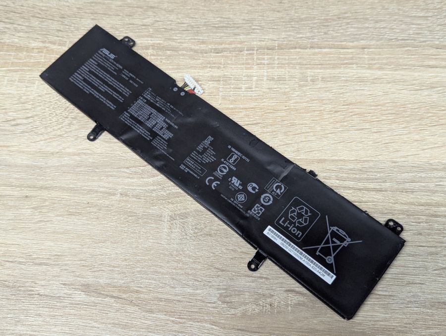 Б/В Оригінальна акумуляторна батарея Asus B31N1707