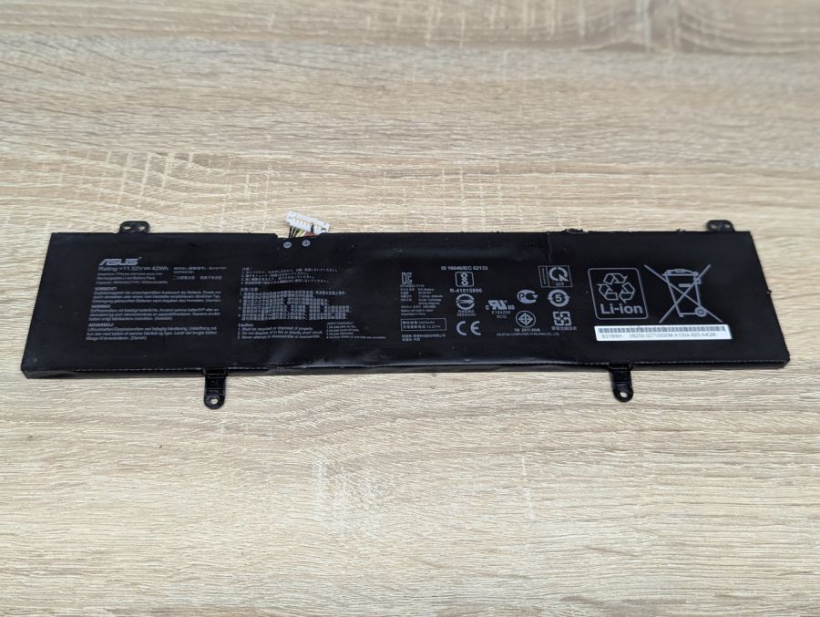 Б/В Оригінальна акумуляторна батарея Asus B31N1707