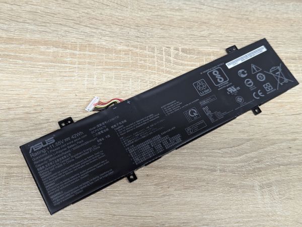 Б/В Оригінальна акумуляторна батарея Asus C31N1733