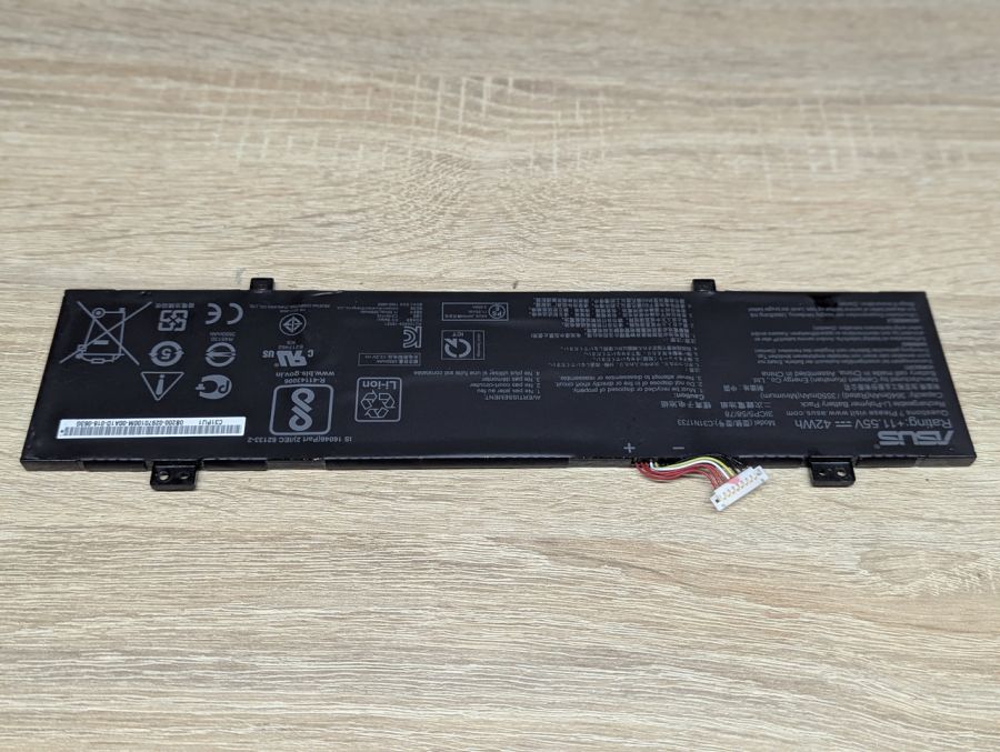 Б/В Оригінальна акумуляторна батарея Asus C31N1733