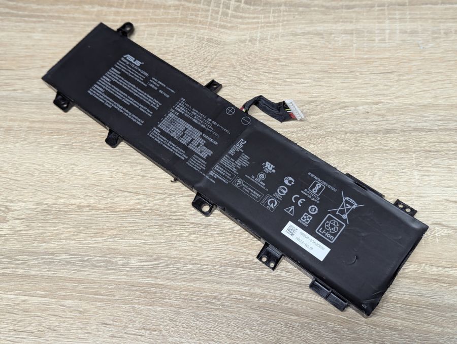 Б/В Оригінальна акумуляторна батарея Asus C41N1906-1