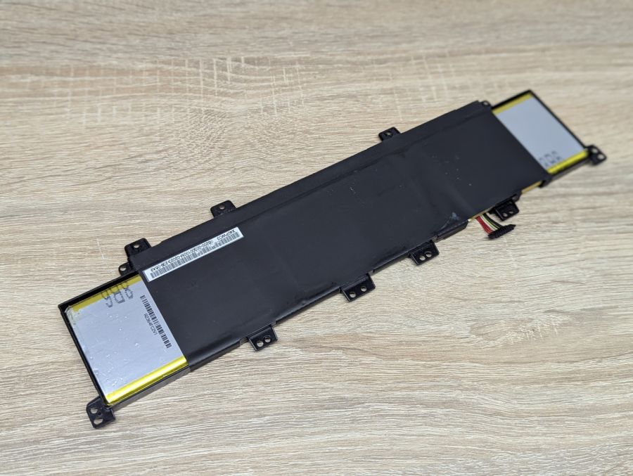 Б/В Оригінальна акумуляторна батарея Asus C31-X402