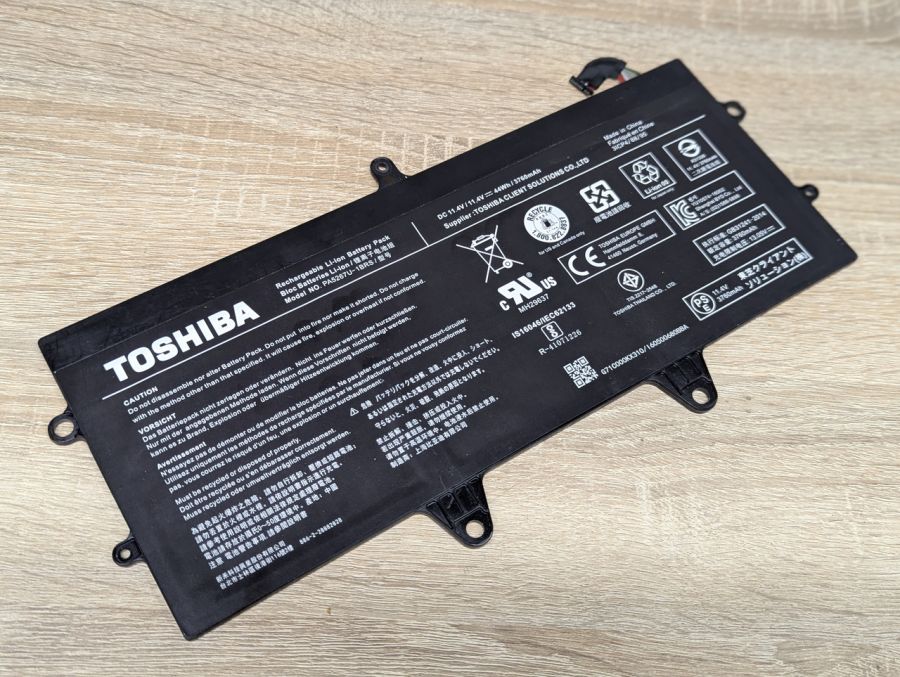 Б/В Оригінальна акумуляторна батарея Toshiba PA5267U-1BRS