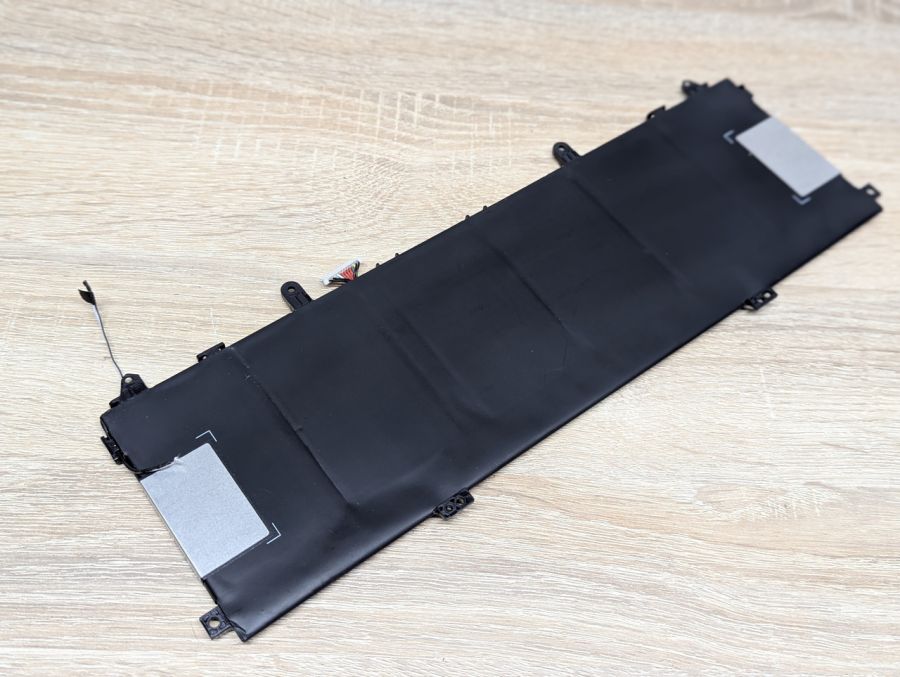 Б/В Оригінальна акумуляторна батарея HP SU06XL [ProductHub SKU SU06XL]