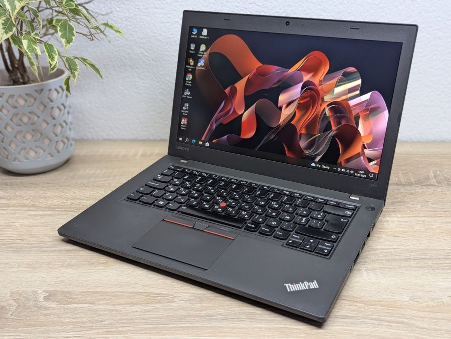 Уцінка! Ноутбук Б/В Lenovo ThinkPad T460, Intel Core i5-6300U, DDR3 8 GB, SSD 128GB, 14" Full HD